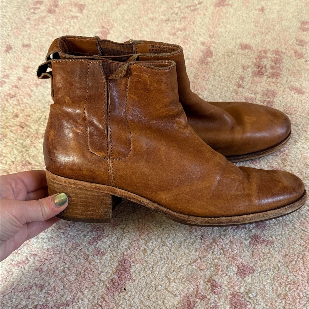 Kork-Ease Women's Tan Leather Chelsea Ankle Booties - Picture 4 of 12